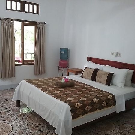 Putri Homestay Gili Meno Esterno foto