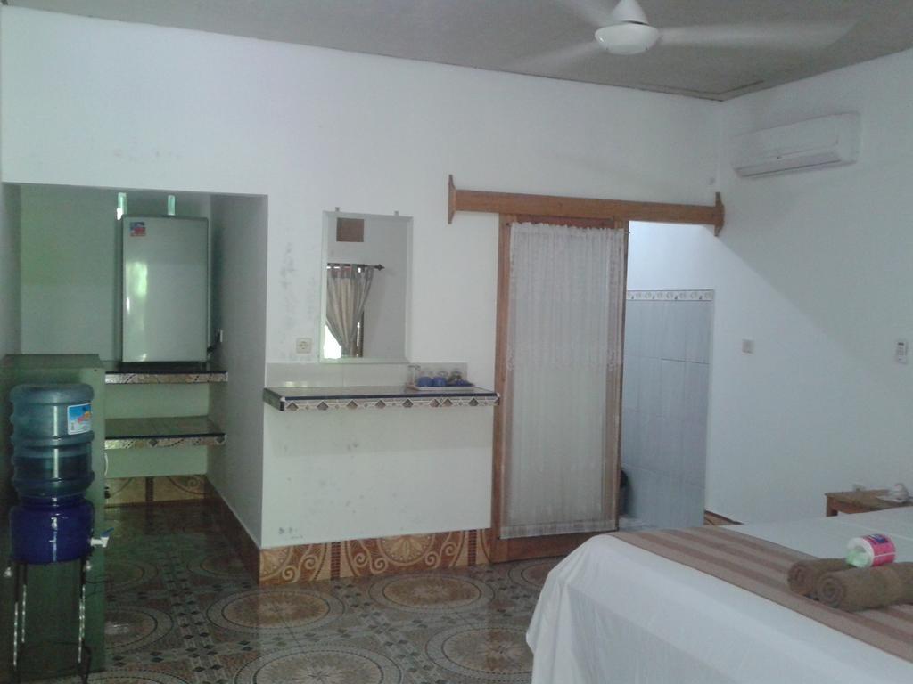 Putri Homestay Gili Meno Esterno foto