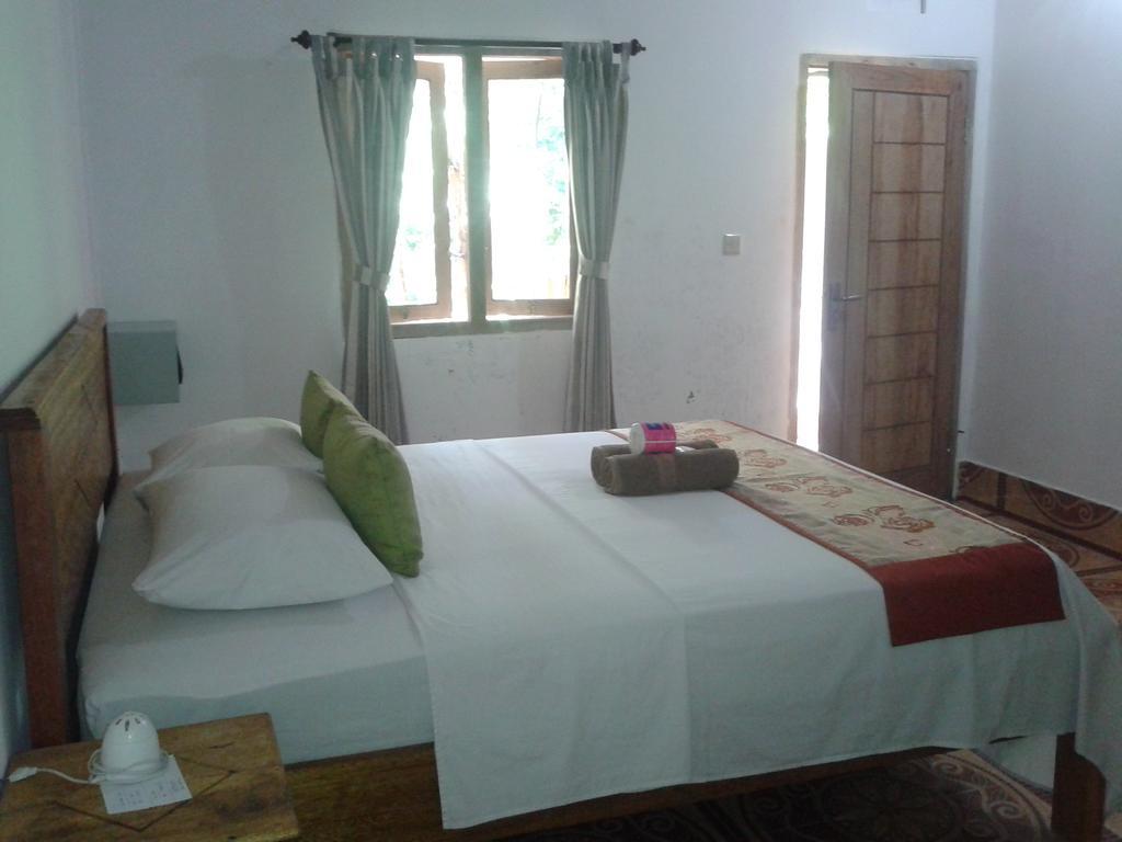 Putri Homestay Gili Meno Esterno foto