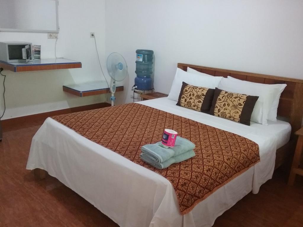 Putri Homestay Gili Meno Esterno foto