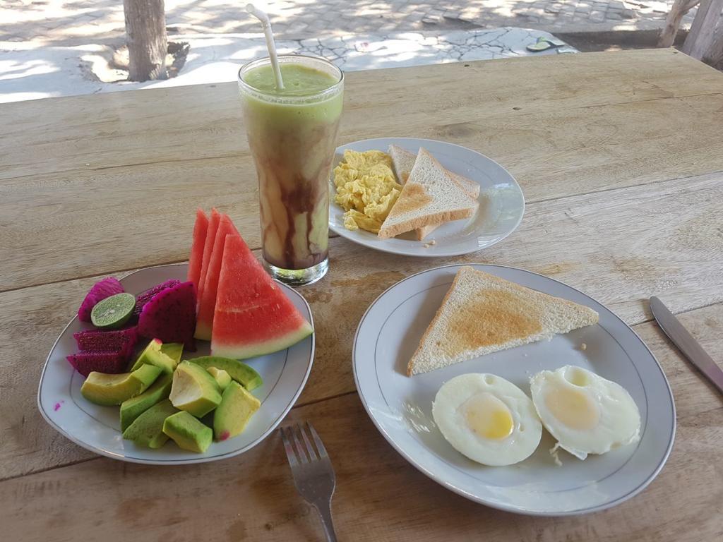 Putri Homestay Gili Meno Esterno foto
