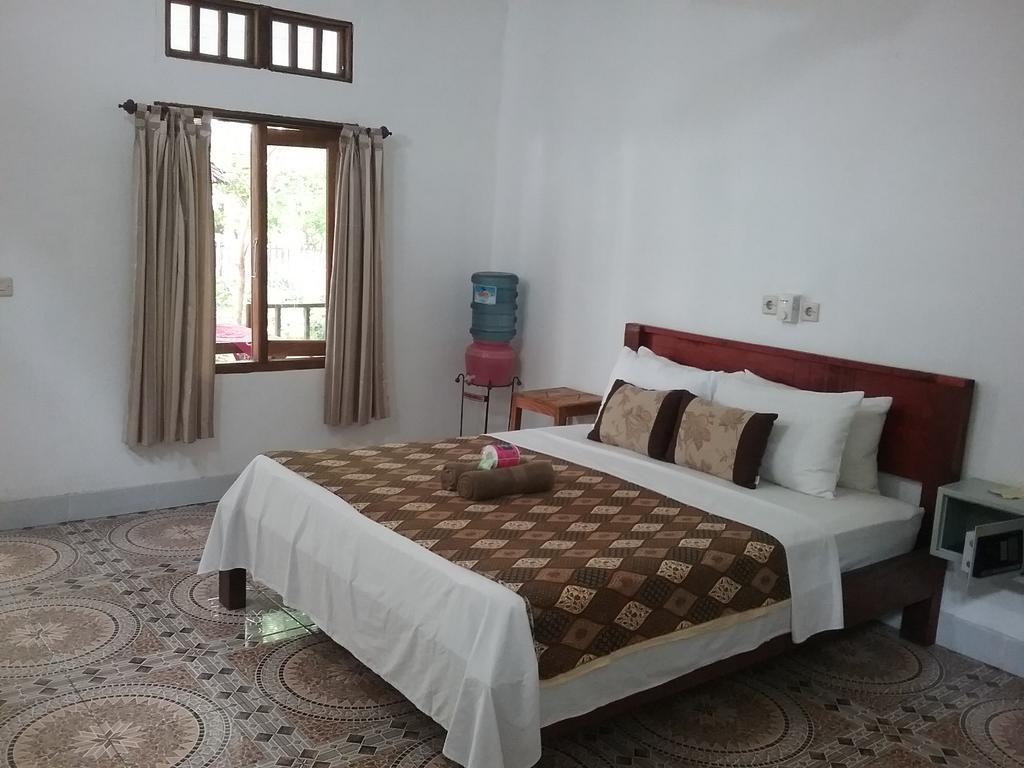 Putri Homestay Gili Meno Esterno foto