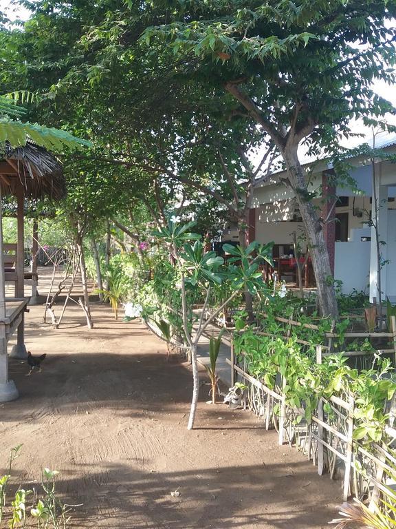 Putri Homestay Gili Meno Esterno foto