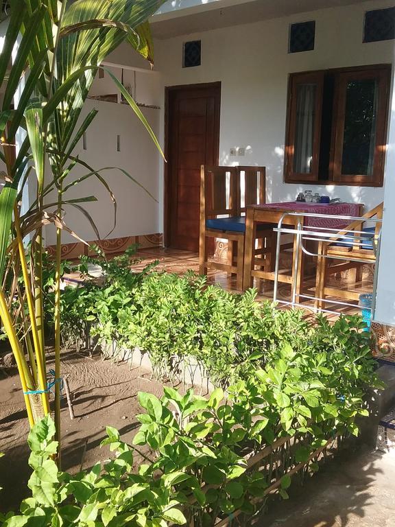 Putri Homestay Gili Meno Esterno foto