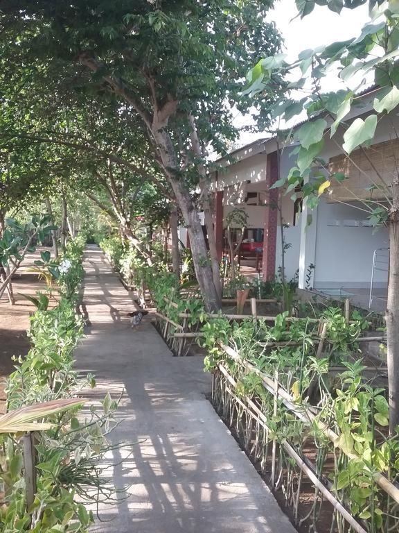 Putri Homestay Gili Meno Esterno foto
