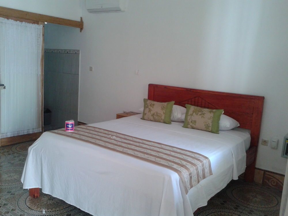 Putri Homestay Gili Meno Esterno foto