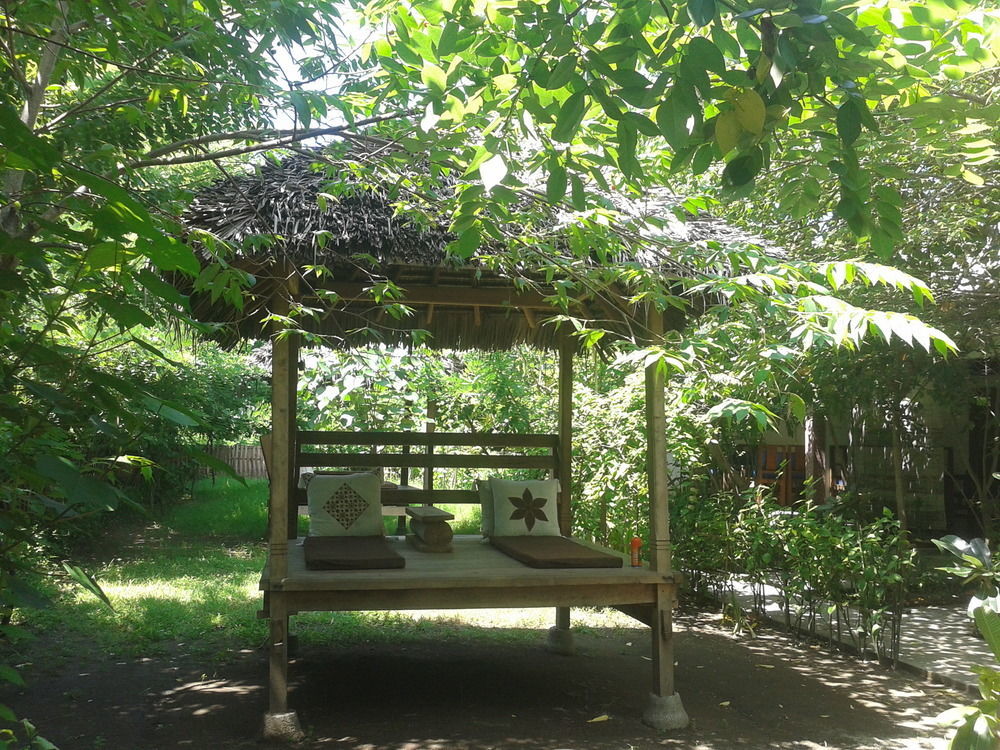 Putri Homestay Gili Meno Esterno foto